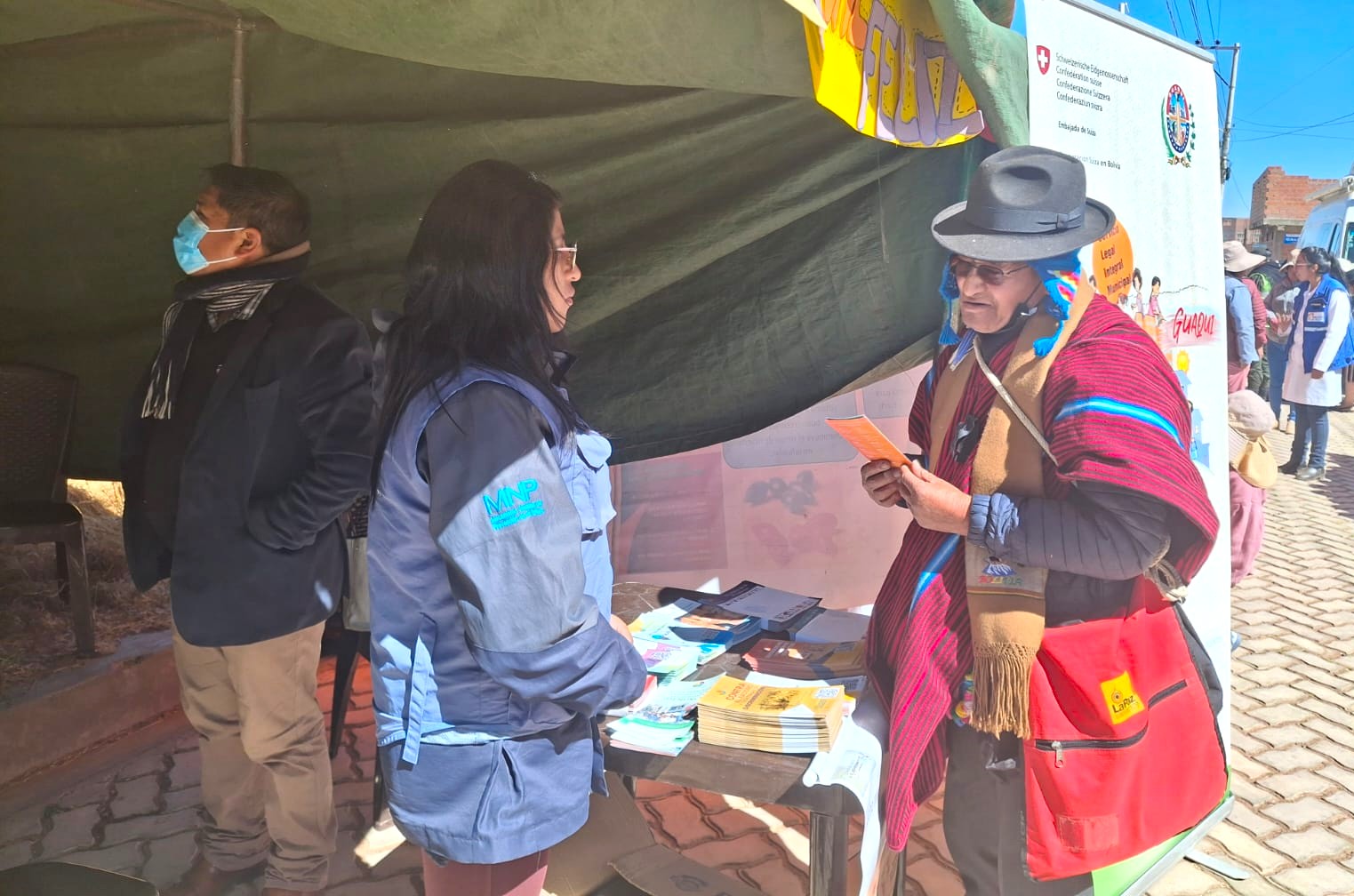 DEFENSORÍA DEL PUEBLO PROMUEVE LOS DD.HH. Y BRINDA ATENCIÓN EN “FERIA DE LA SALUD EN GUAQUI”