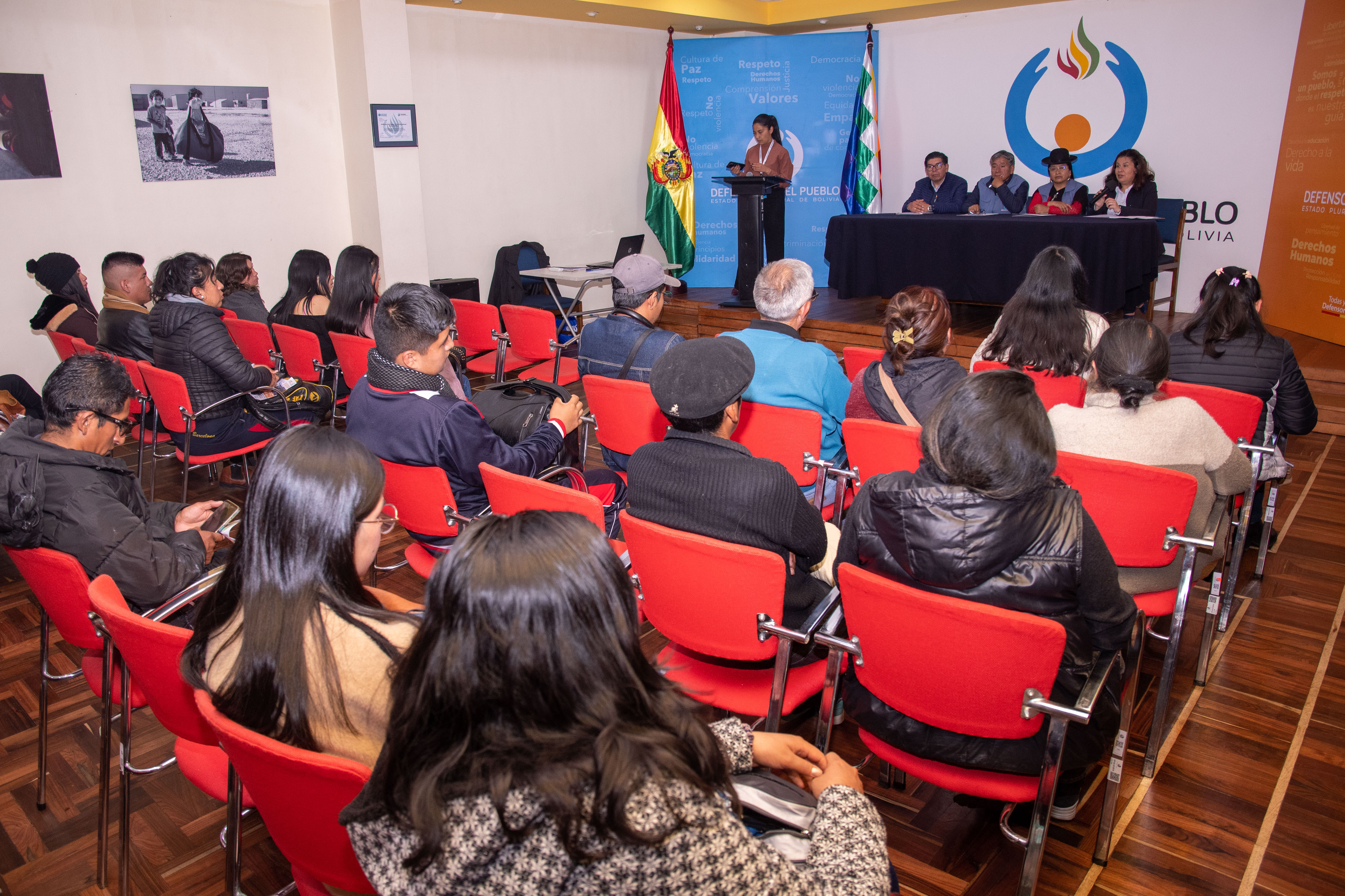 BALOTAJE 2025: DEFENSORÍA DEL PUEBLO CAPACITA A MONITORES ELECTORALES EN TALLER INTERINSTITUCIONAL
