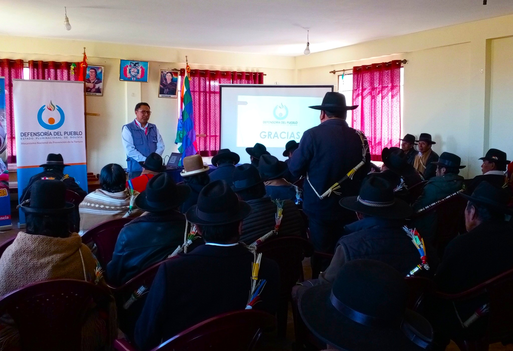 DEFENSORÍA DEL PUEBLO PROMUEVE DEFENSA DE DERECHOS HUMANOS DE MUJERES Y NIÑAS EN TALLER DIRIGIDO A AUTORIDADES INDÍGENA ORIGINARIAS DE HUARINA