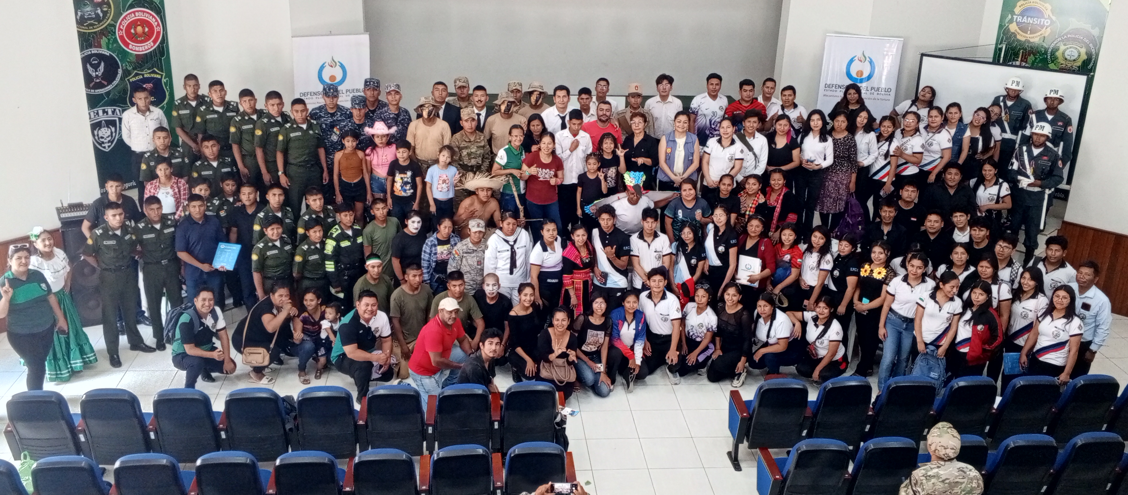 DEFENSORÍA DEL PUEBLO Y ASORPANDO LLEVAN A CABO CON ÉXITO EL 4TO FESTIVAL CULTURAL Y ARTE EN LENGUA DE SEÑAS BOLIVIANA