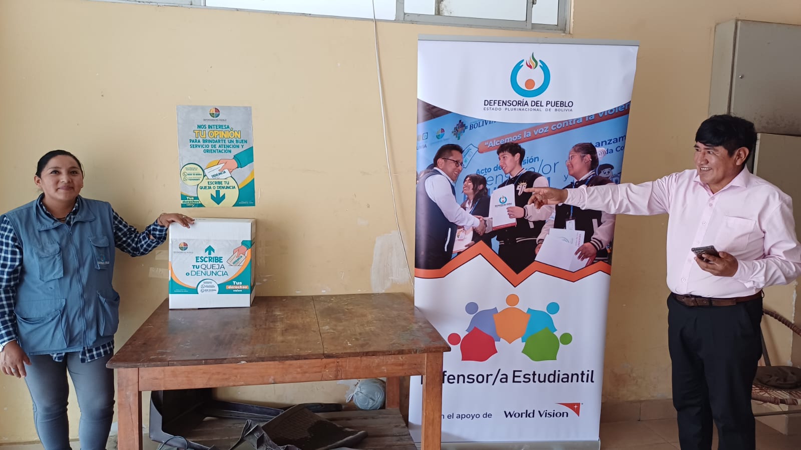LA DEFENSORÍA DEL PUEBLO FORTALECE LABOR DEL DEFENSOR ESTUDIANTIL E INSTALA BUZÓN DE DENUNCIAS EN LA UNIDAD EDUCATIVA YARA CARANAVI
