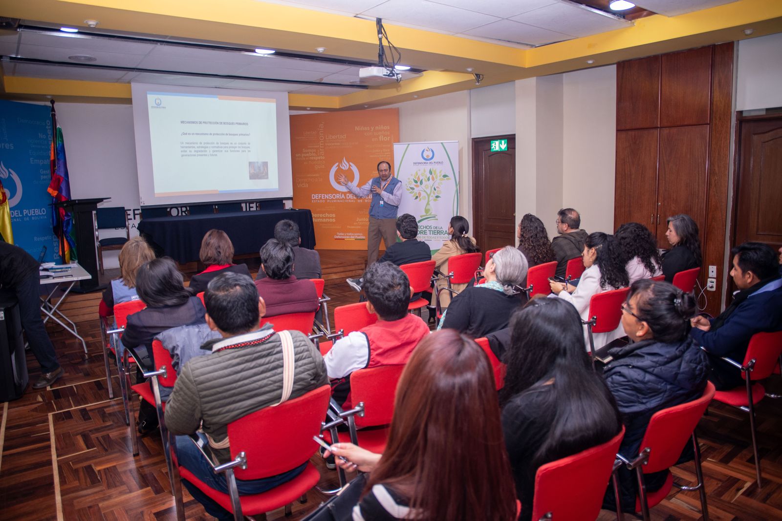DEFENSORÍA DEL PUEBLO: MESA TÉCNICA IMPULSA LA PROTECCIÓN DE BOSQUES PRIMARIOS, LOS DERECHOS DE LA MADRE TIERRA Y DE LOS PUEBLOS INDÍGENAS