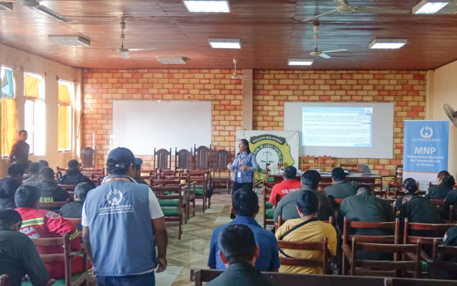 DEFENSORÍA DEL PUEBLO FORTALECE CAPACIDADES DEL COMANDO POLICIAL AMAZÓNICO DE RIBERALTA SOBRE DERECHOS DE LAS PERSONAS CON DISCAPACIDAD