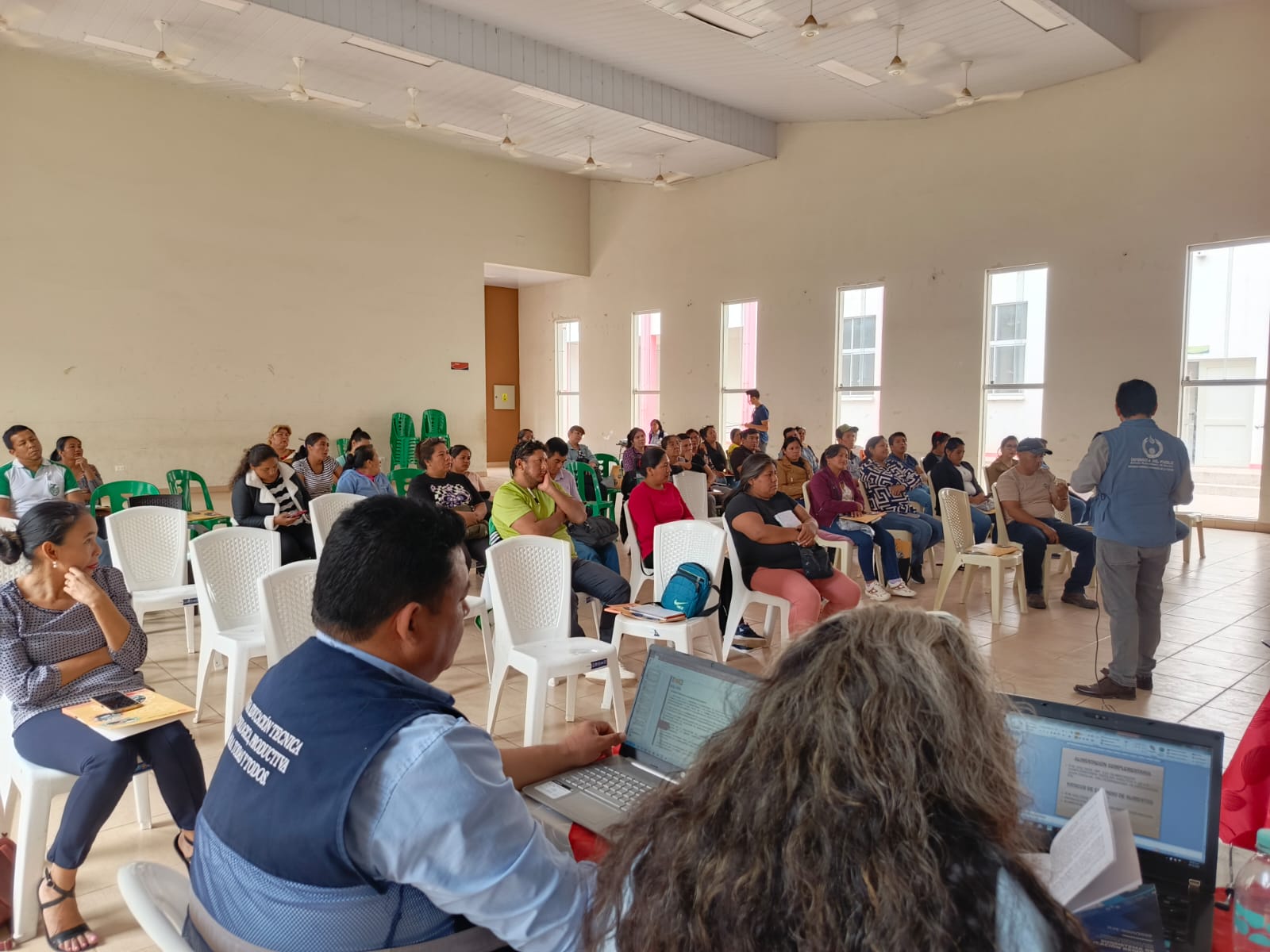 VILLA MONTES: DEFENSORÍA DEL PUEBLO CAPACITA A MADRES Y PADRES DE FAMILIA EN PREVENCIÓN Y ACTUACIÓN ANTE LA VIOLENCIA ESCOLAR