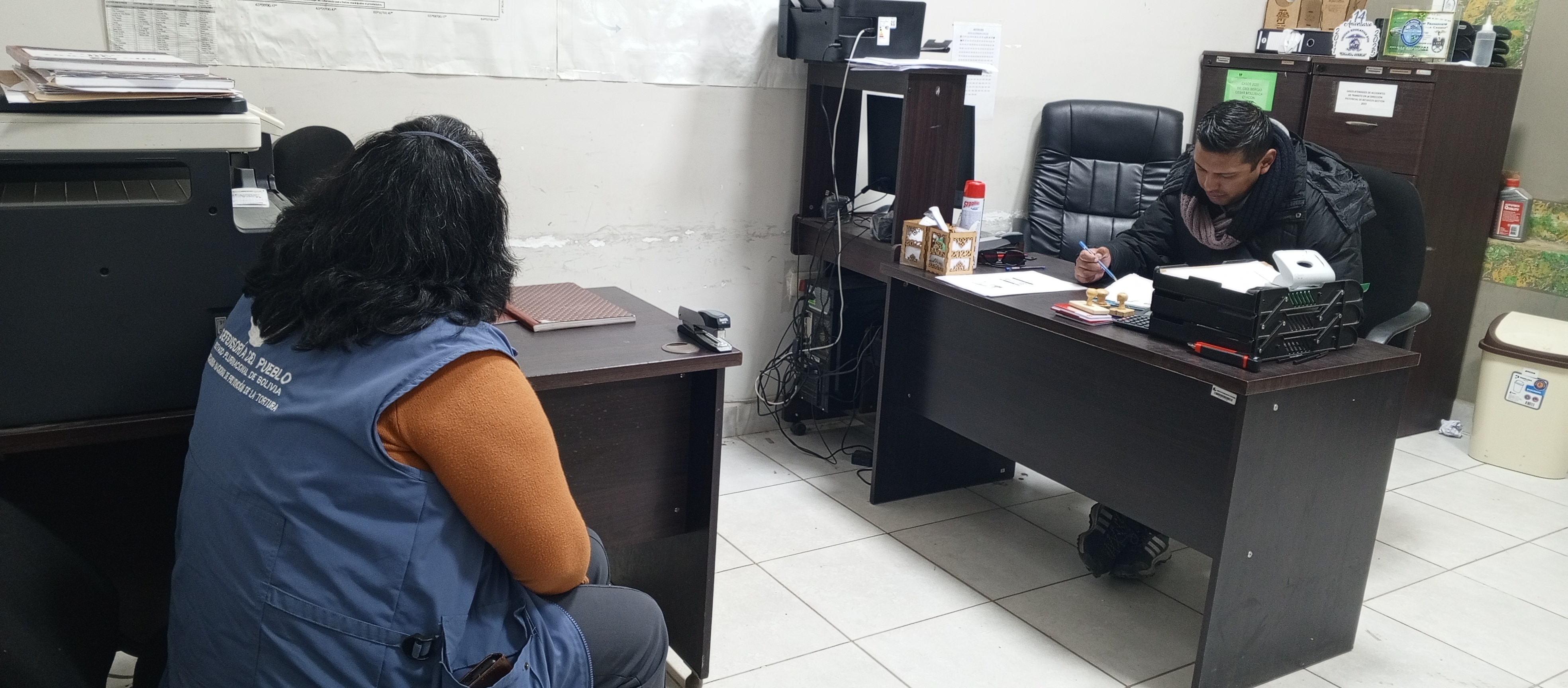 DEFENSORÍA DEL PUEBLO GESTIONA PROTECCIÓN DE ESTUDIANTES AFECTADOS POR USO DE GASES LACRIMÓGENOS EN BETANZOS