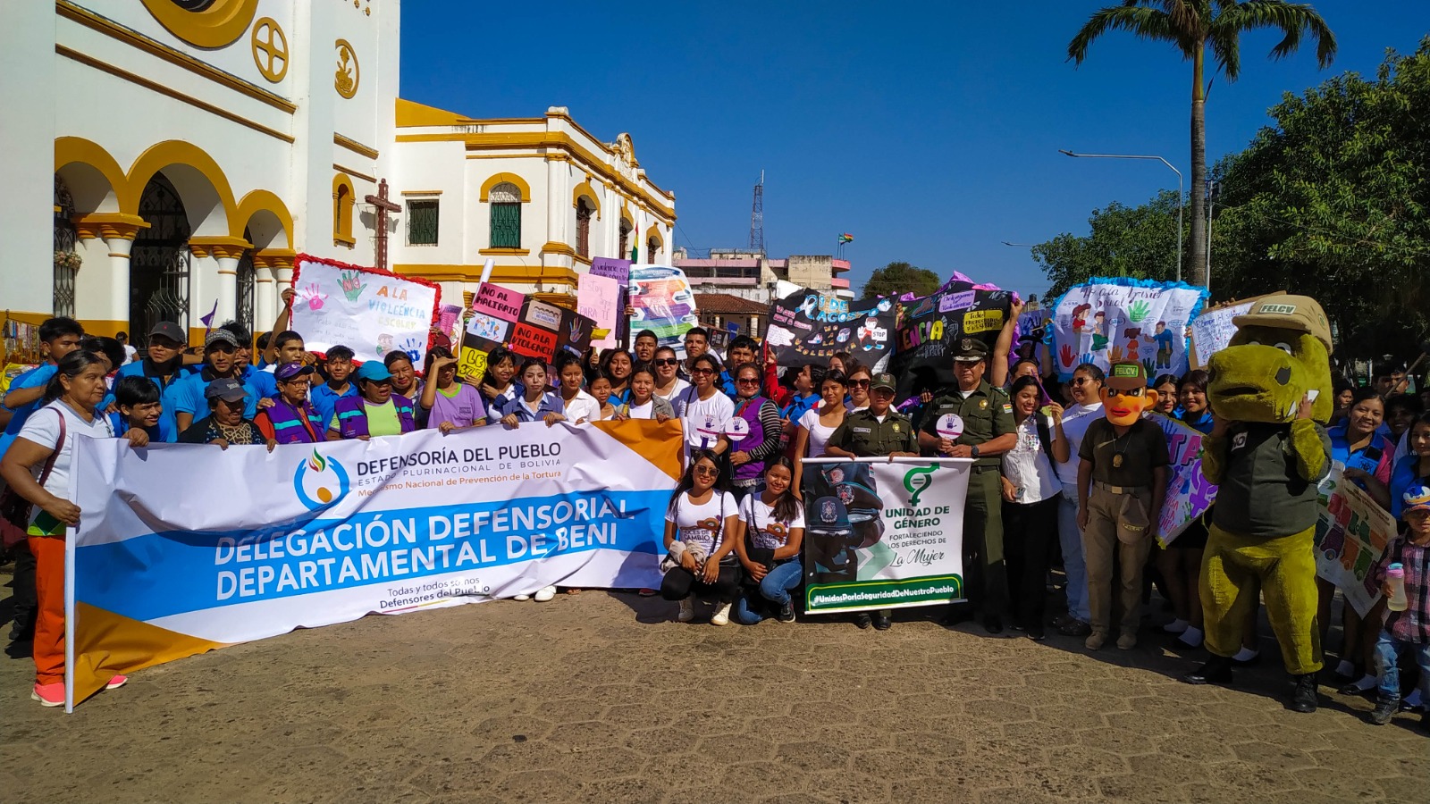 DEFENSORÍA DEL PUEBLO EN BENI IMPULSA MARCHA POR EL DÍA NACIONAL DE LA SOLIDARIDAD CON LAS VÍCTIMAS DE AGRESIONES SEXUALES Y EN CONTRA DE LA VIOLENCIA SEXUAL EN NIÑAS, NIÑOS Y ADOLESCENTES