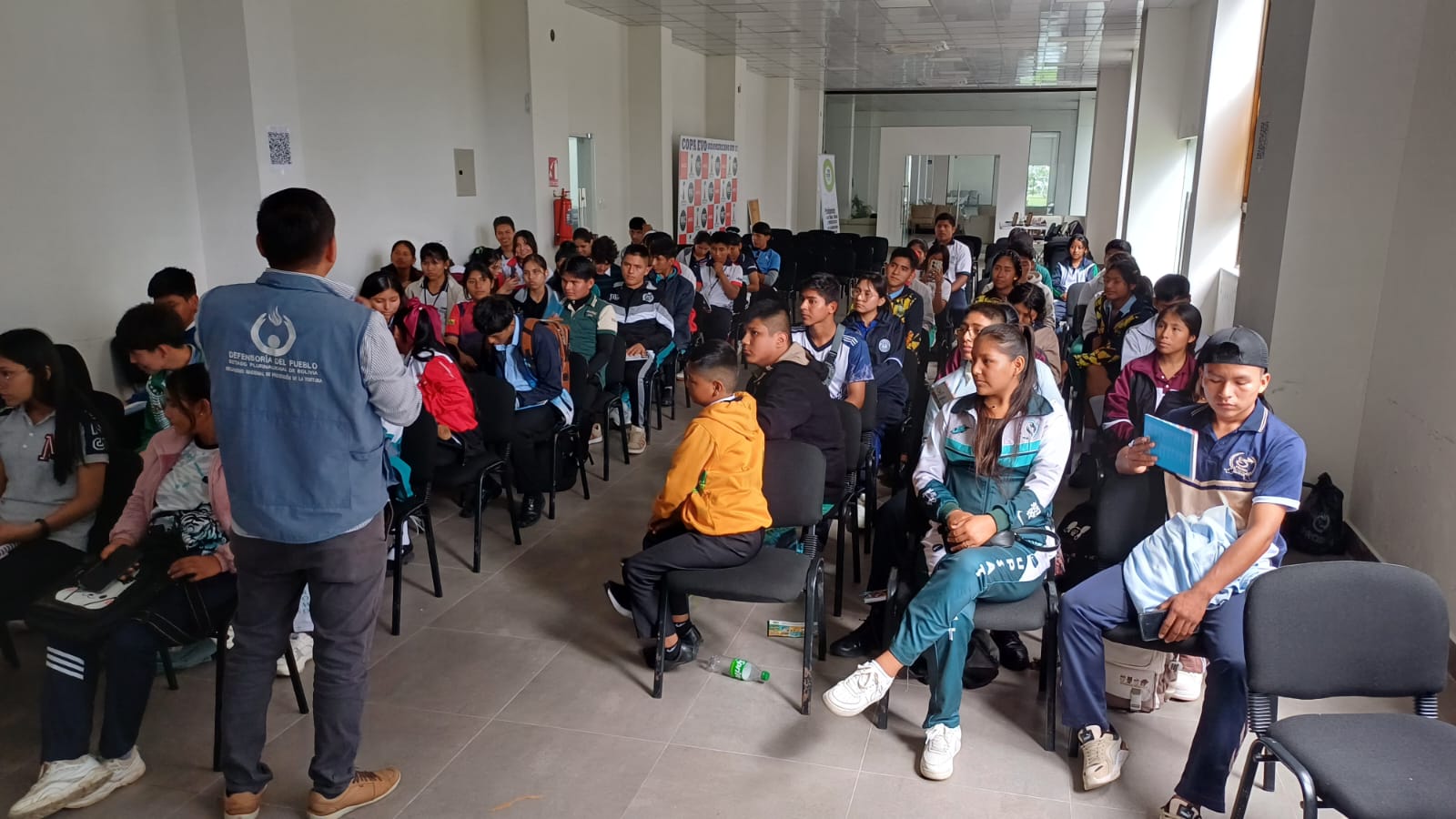 DEFENSORÍA DEL PUEBLO REALIZA ENCUENTROS MUNICIPALES INTERGENERACIONAL DE DEFENSORAS Y DEFENSORES ESTUDIANTILES EN LA REGIÓN DEL TRÓPICO DE COCHABAMBA