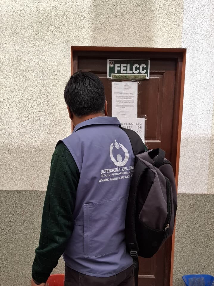 Defensoría del Pueblo verifica condiciones de detención del alcalde de Llallagua investigado por los hechos de junio