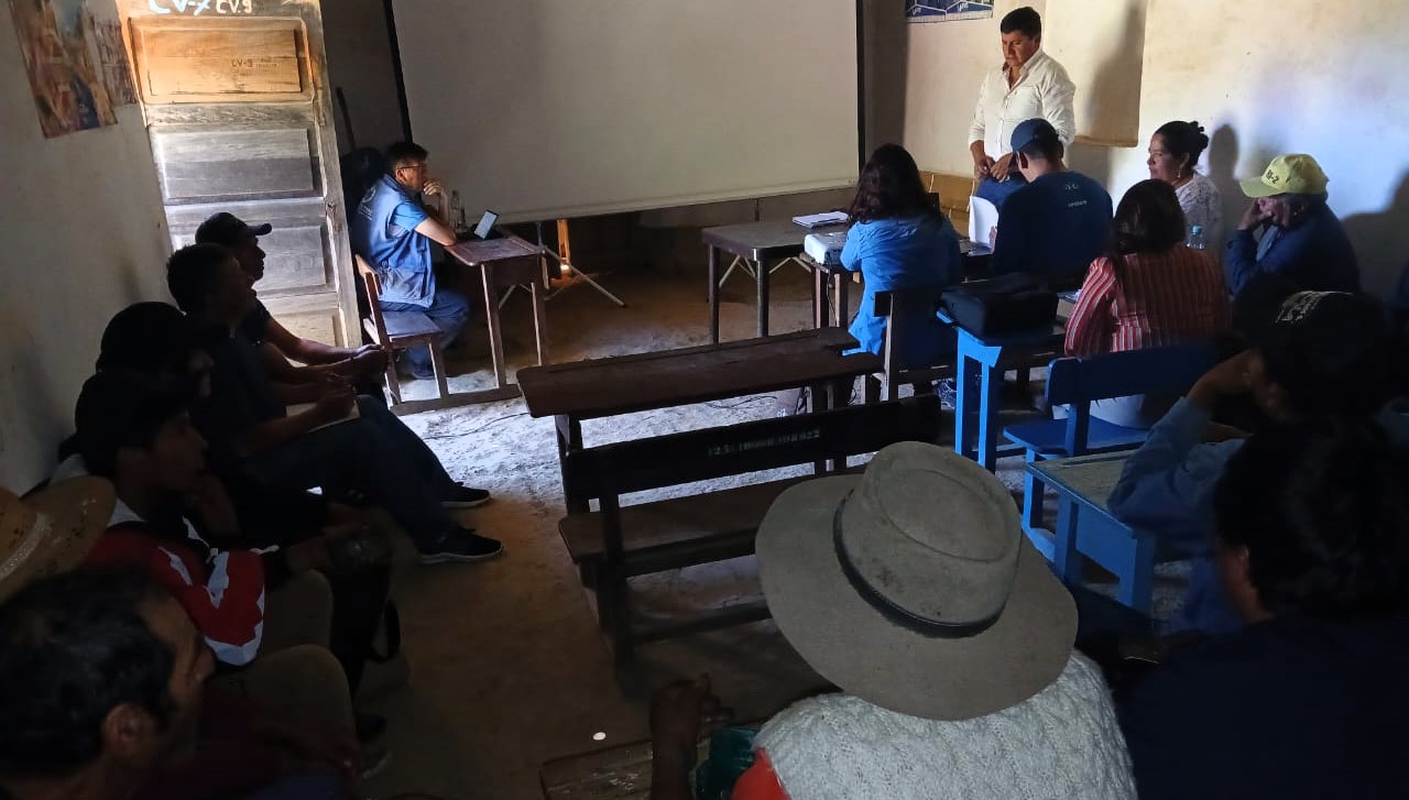 Tras la intervención de la Defensoría del Pueblo, comunarios y autoridades municipales de Alcalá acuerdan el emplazamiento de un relleno sanitario en Hoyada Chica