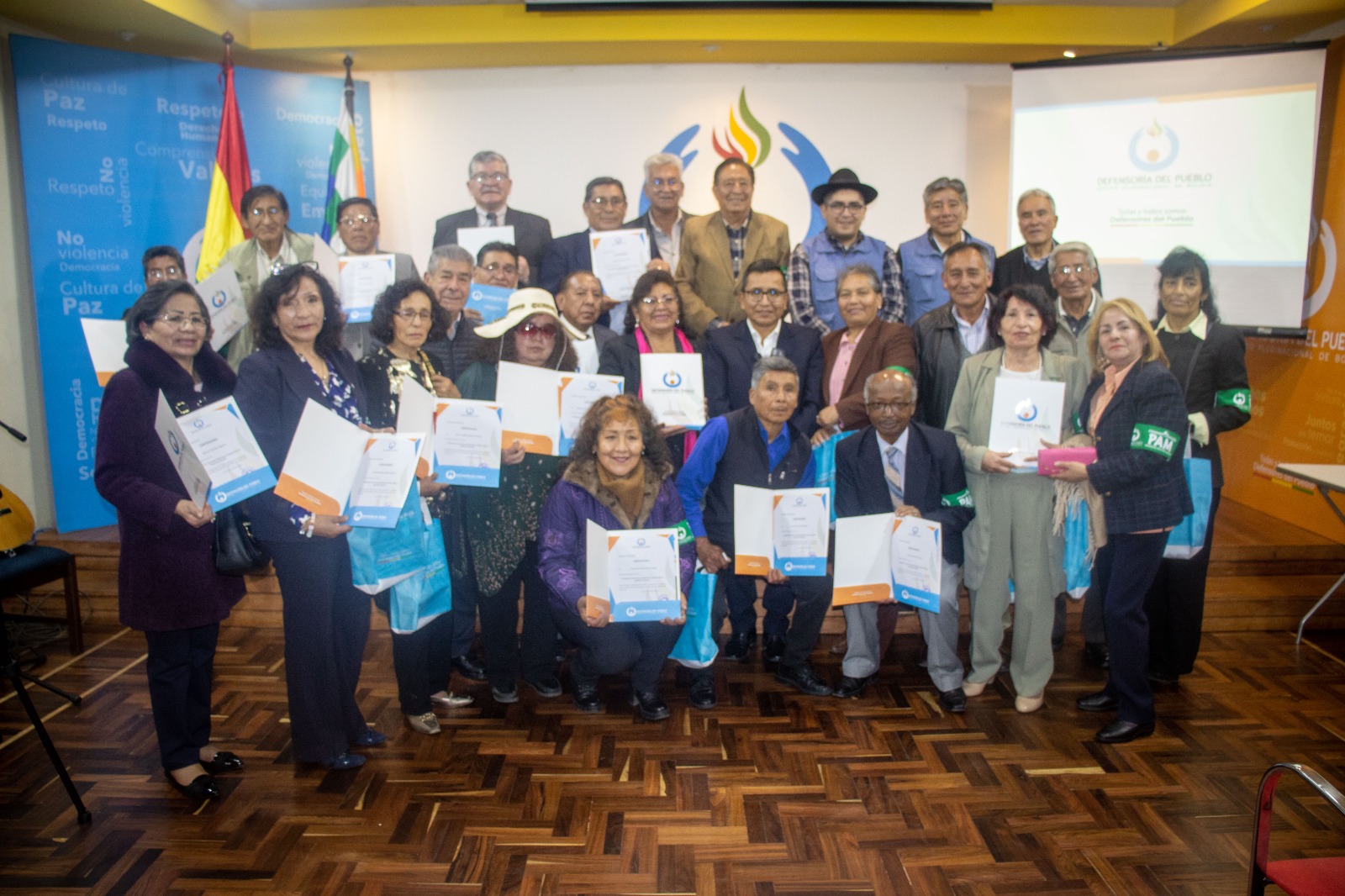 DEFENSORÍA DEL PUEBLO GRADÚA A 871 PERSONAS ADULTAS MAYORES COMO PROMOTORES DE DERECHOS HUMANOS