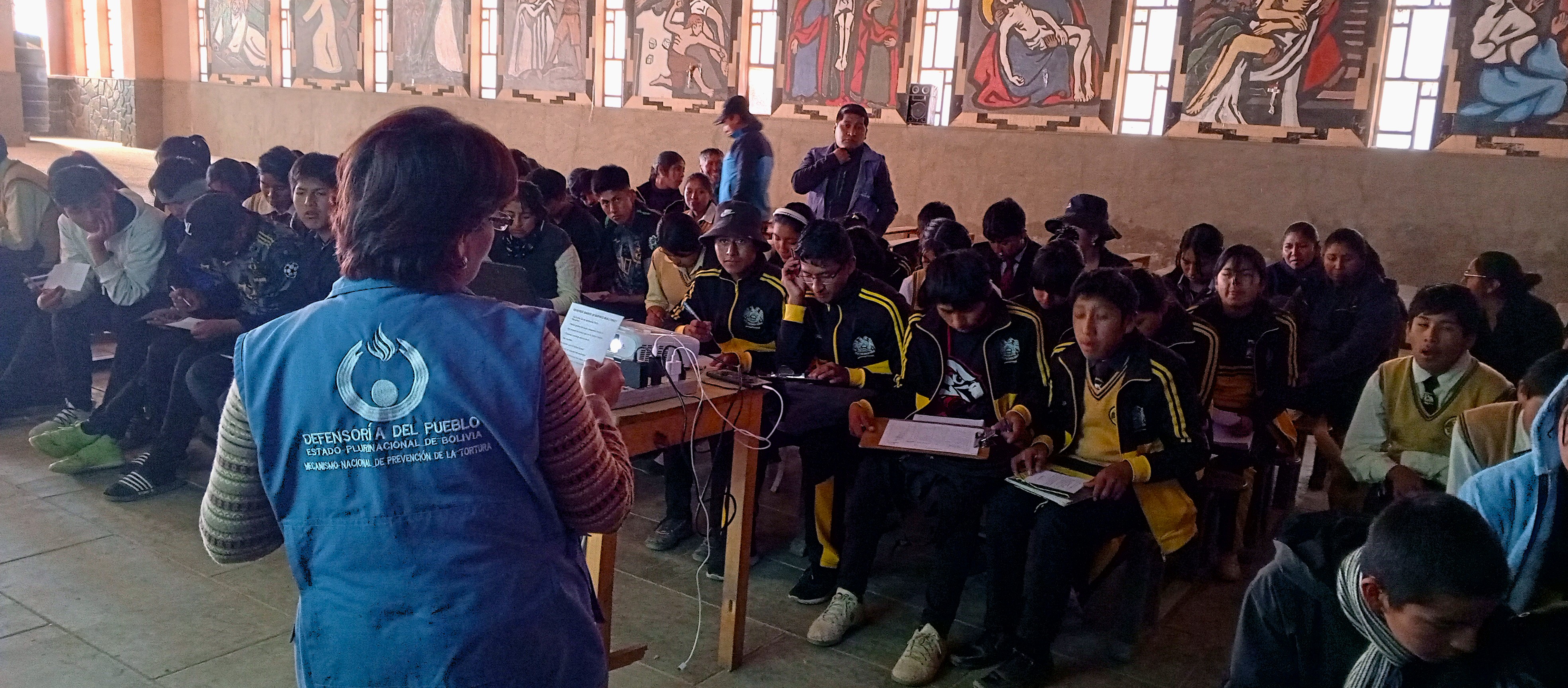 DEFENSORÍA DEL PUEBLO PROMUEVE CONVIVENCIA PACÍFICA Y LOS DERECHOS DE LA NIÑEZ EN LA COMUNIDAD ÑUQUI