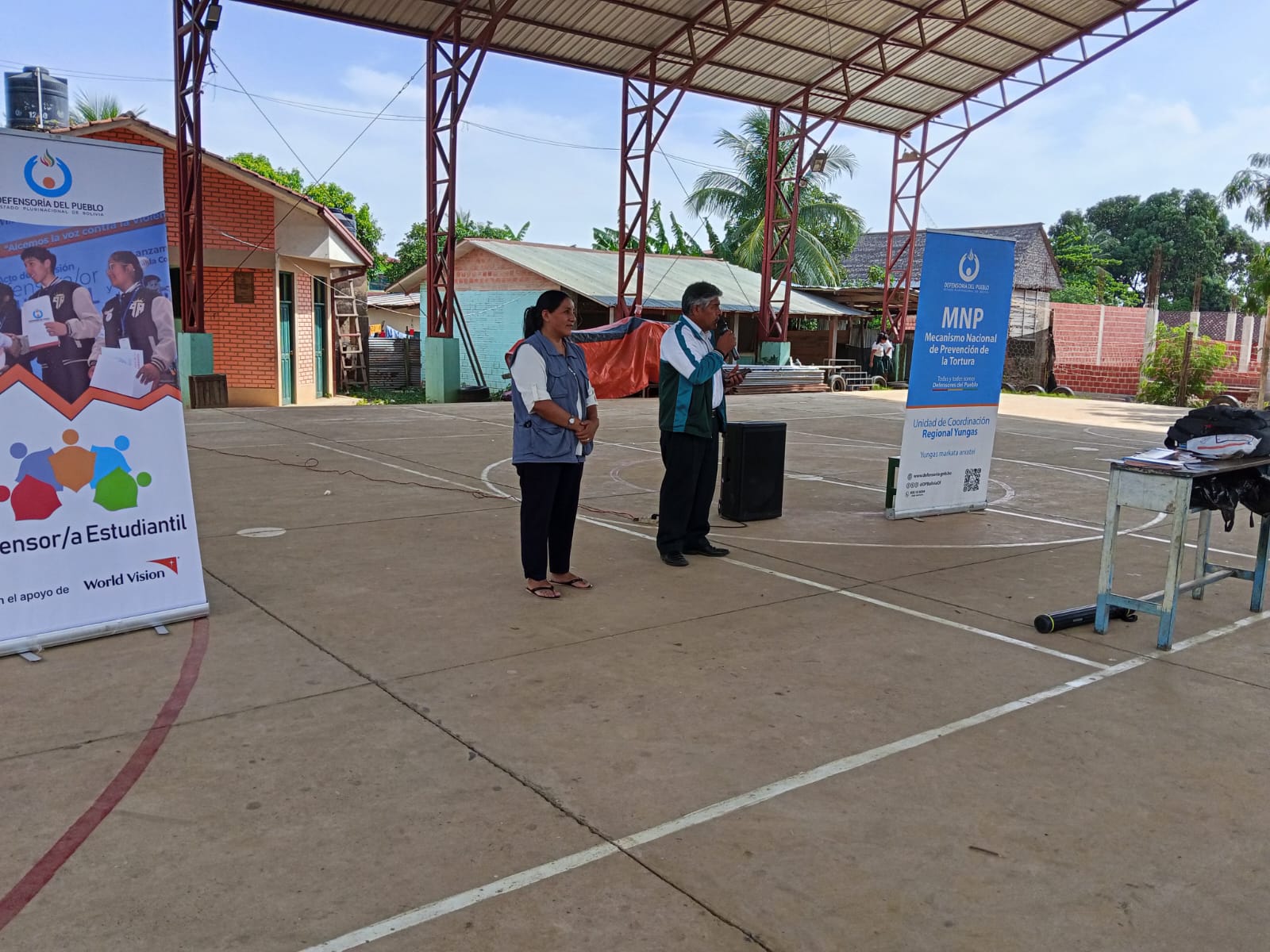 DEFENSORÍA DEL PUEBLO IMPARTE TALLER SOBRE BULLYING Y PREVENCIÓN DE ABUSO SEXUAL DIRIGIDO A ESTUDIANTES DE LA U.E. JOSÉ MANUEL PANDO EN EL MUNICIPIO DE SAN BUENAVENTURA