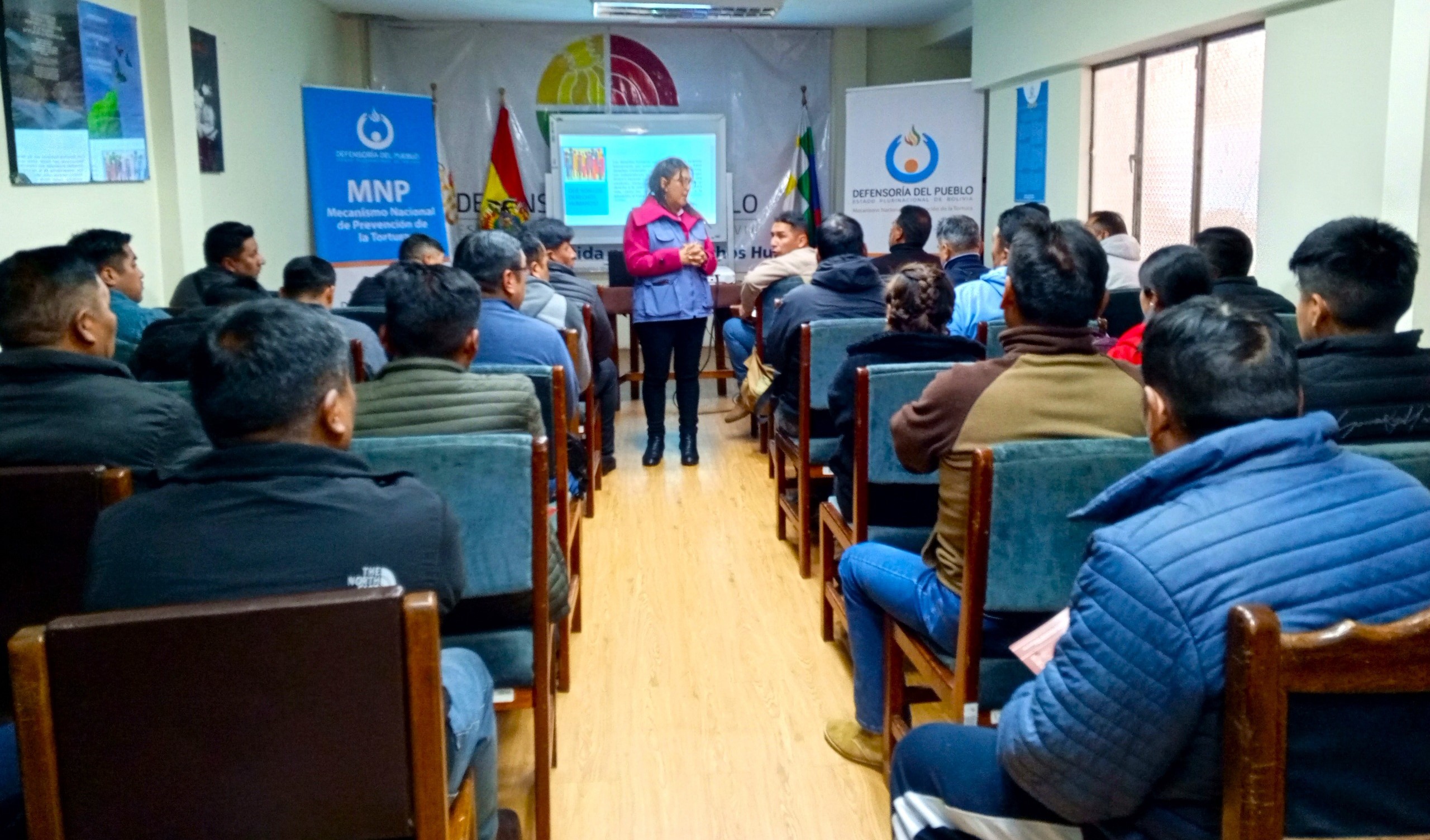 DEFENSORÍA DEL PUEBLO CAPACITA A 70 POLICÍAS Y ADMINISTRATIVOS DEL CENTRO PENITENCIARIO DE CHONCHOCORO SOBRE LA LEY N° 870 Y PREVENCIÓN DE LA TORTURA