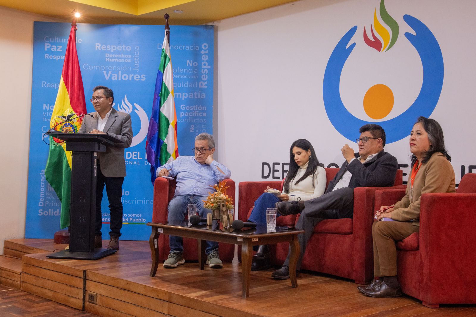 CONVERSATORIOS DE DEMOCRACIA: “LA GOBERNABILIDAD NO DEBE AFECTAR LOS DERECHOS HUMANOS”