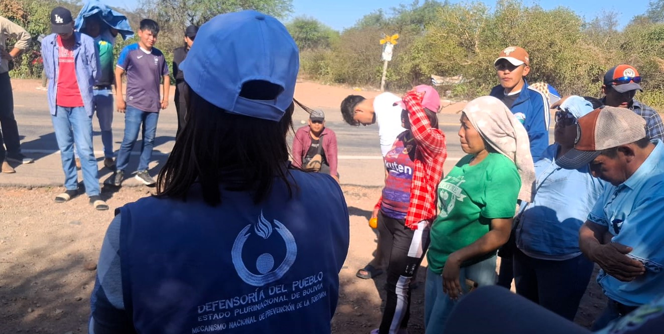Defensoría del Pueblo verifica estado de salud de la estudiante herida durante el bloqueo en Boyuibe