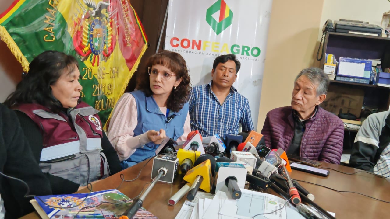 DEFENSORÍA DEL PUEBLO SOSTIENE REUNIÓN CON SECTORES PRODUCTIVOS EN COCHABAMBA QUIENES EXIGEN AL GOBIERNO RESPUESTAS ANTE AFECTACIONES AL SECTOR.
