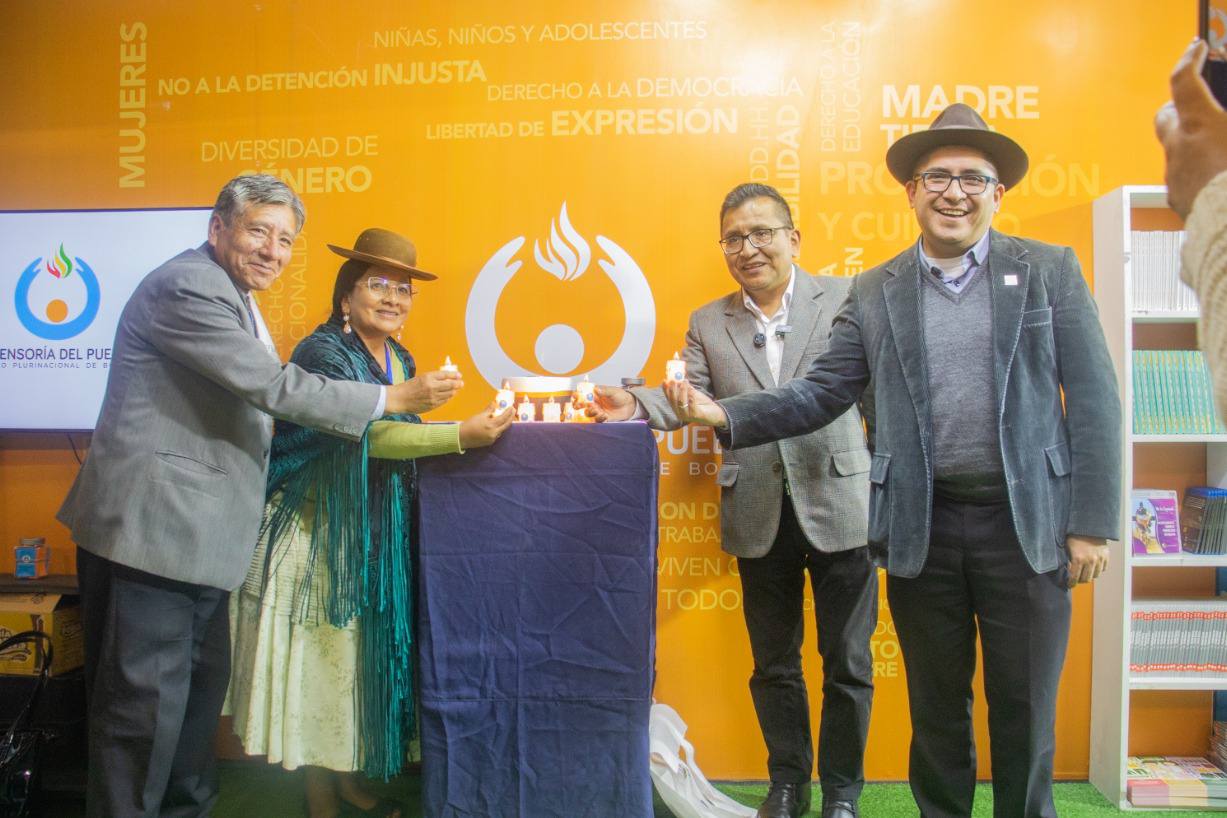 La Defensoría del Pueblo presente en la Feria Internacional del Libro de La Paz